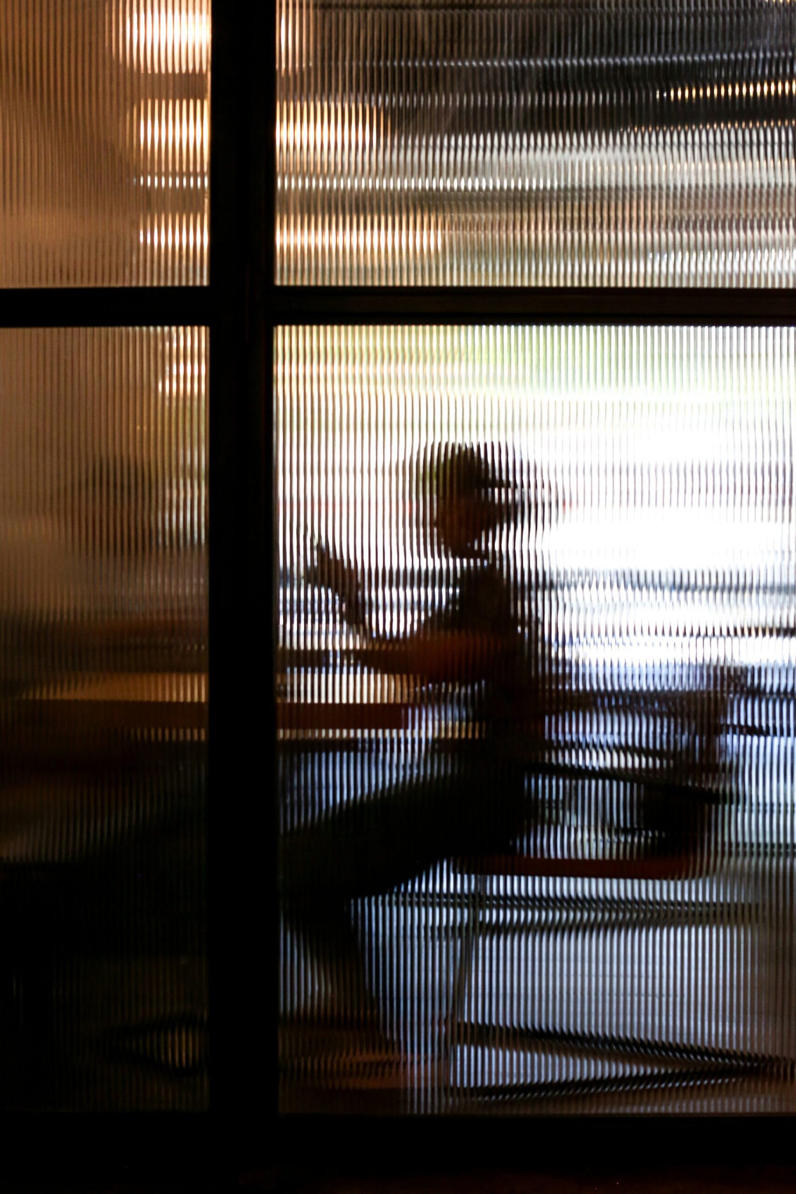 Personnes assises près de la fenêtre Audit Social et Expertise RH